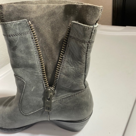 Born women’s booties Sz 7.5 - Picture 7 of 11